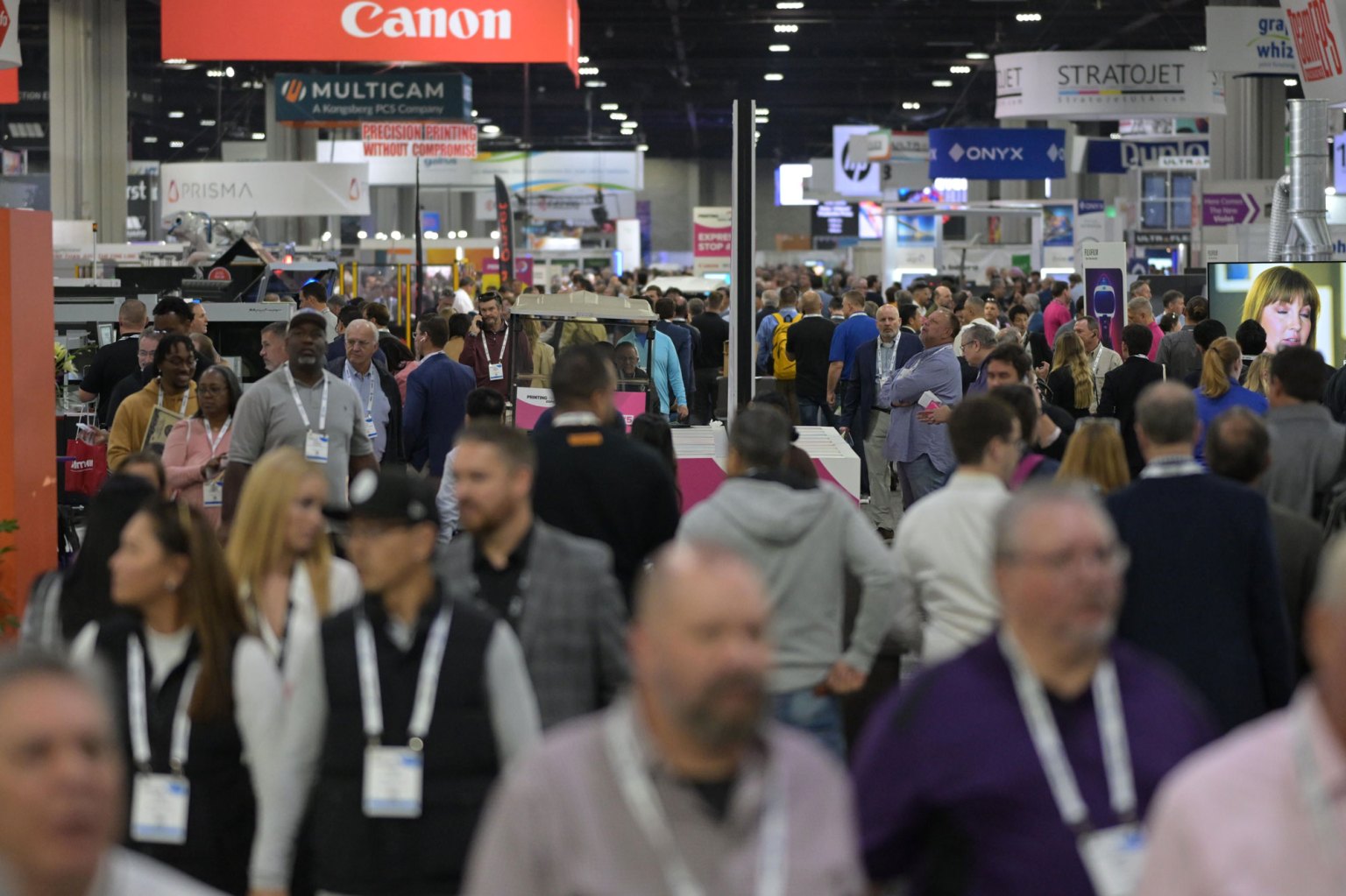 Printing United Expo took place October 18-20, 2023, in Atlanta at the Georgia World Congress Center. More than 28,000 attendees walked the tradeshow floor during the three-day event showcasing the latest innovations and applications in specialized printing. This year, the expo provided hands-on education, live podcasts, speaker sessions, and more dedicated to apparel decorators and their businesses in the Apparel Zone.