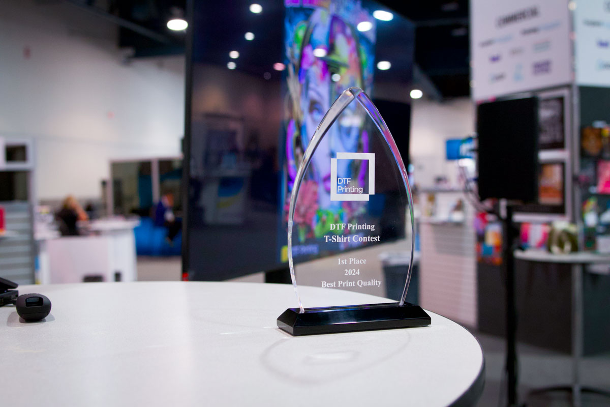The DTF Printing T-Shirt Contest Awards took place in the Knowledge Center, drawing in much interest from Expo attendees.